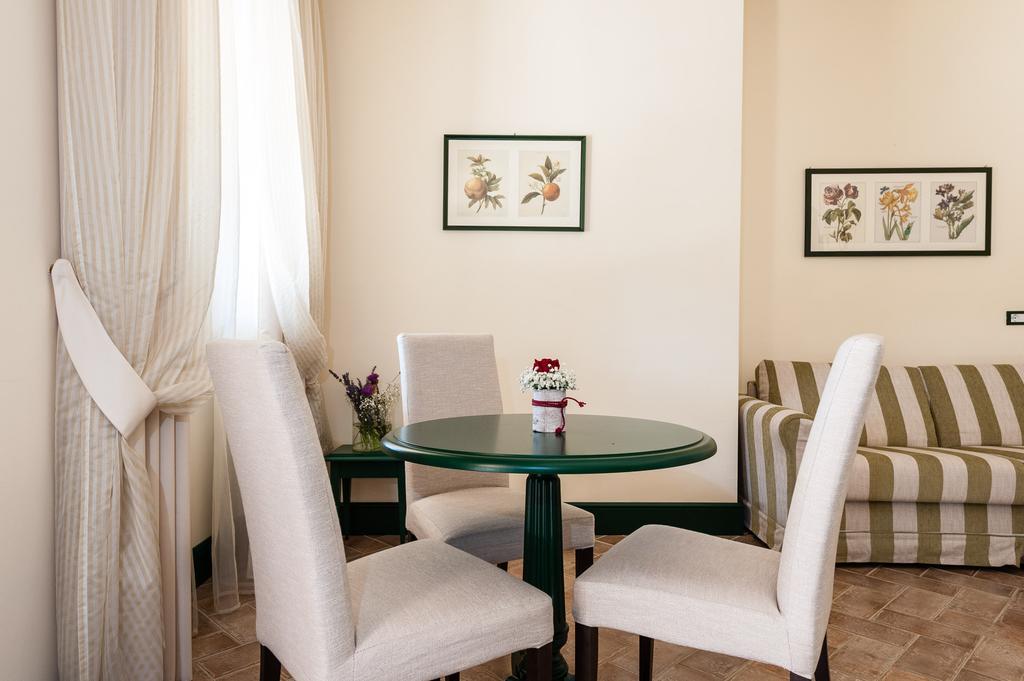 Alla Corte Delle Terme Resort Viterbo Kamer foto